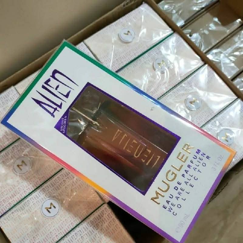 Authentic Perfume Pallets - Image 13